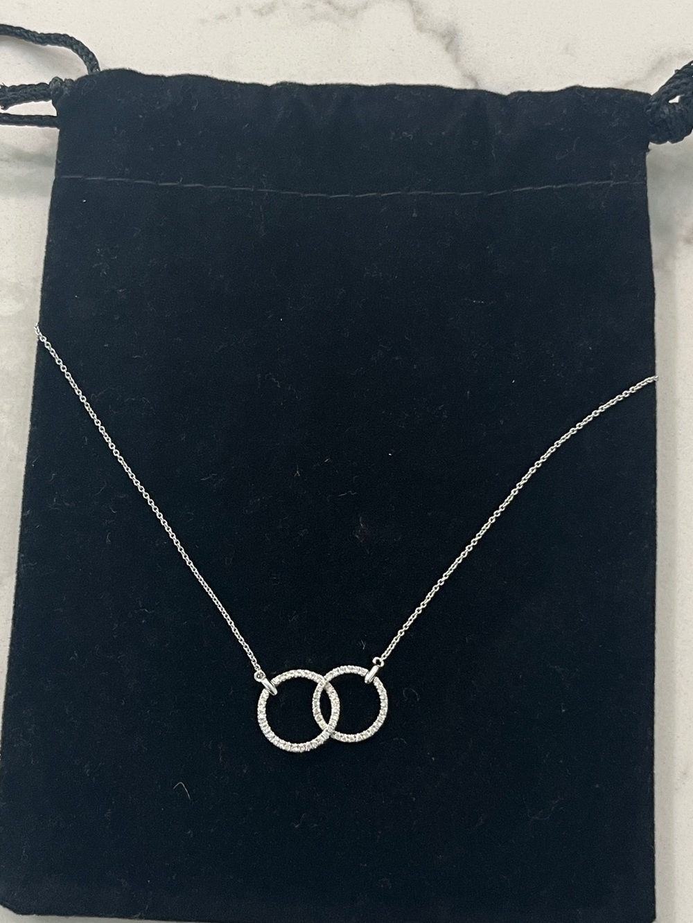 18KT White Gold Interlocking Double Circle Pendant Necklace